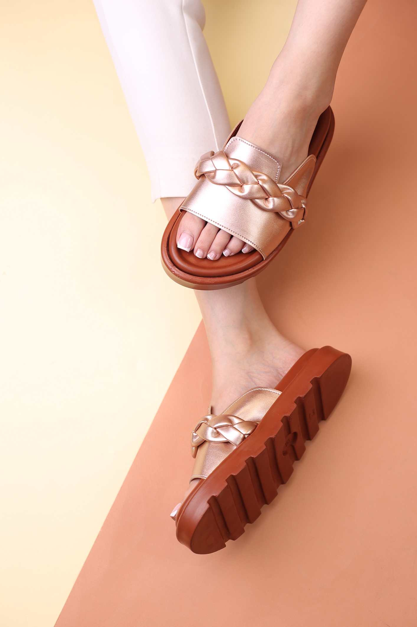 کفش صندل زنانه یوکا