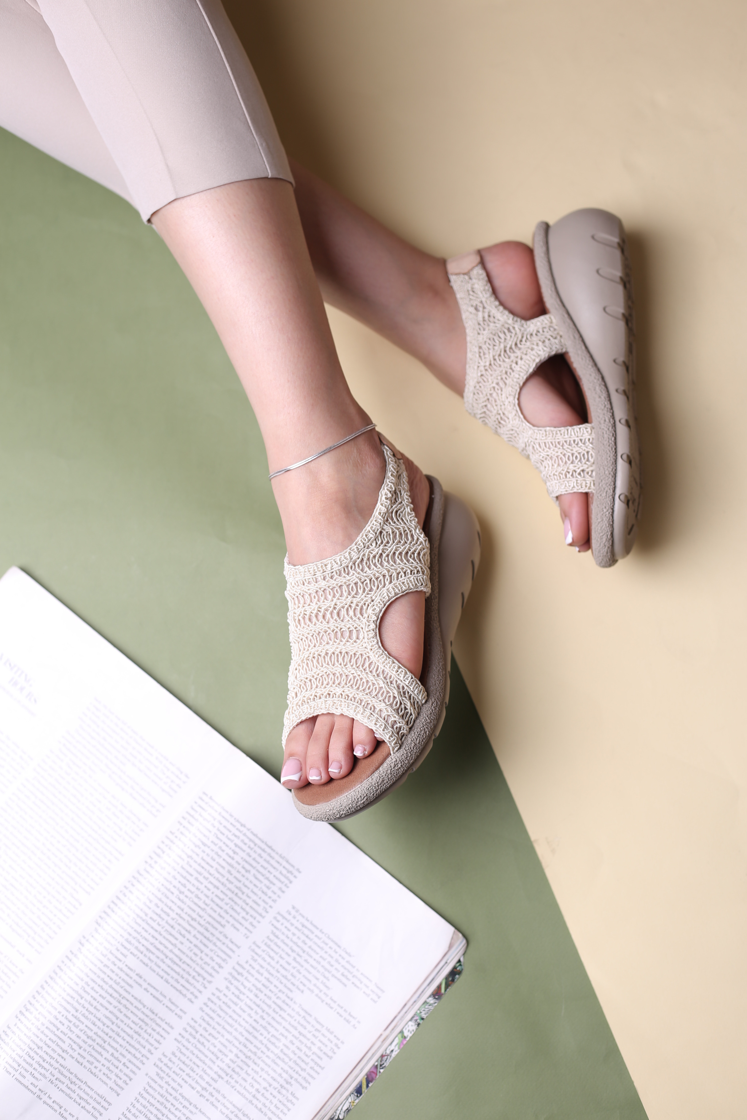 صندل زنانه رکابدار گیپور